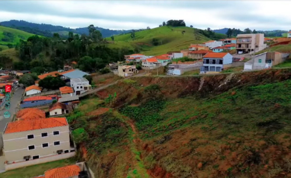 Terreno limpo é responsabilidade de todos!