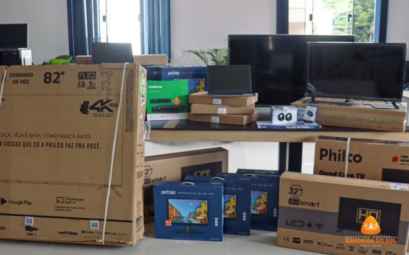  AQUISIÇÃO DE EQUIPAMENTOS PARA AS ESCOLAS MUNICIPAIS