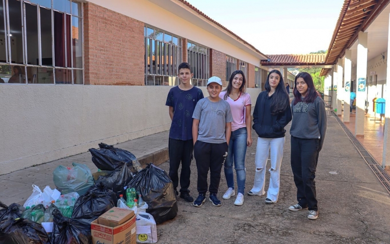 MEIO AMBIENTE E EDUCAÇÃO