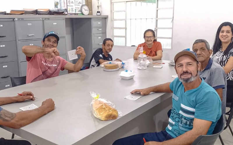 HOMENS NO CRAS