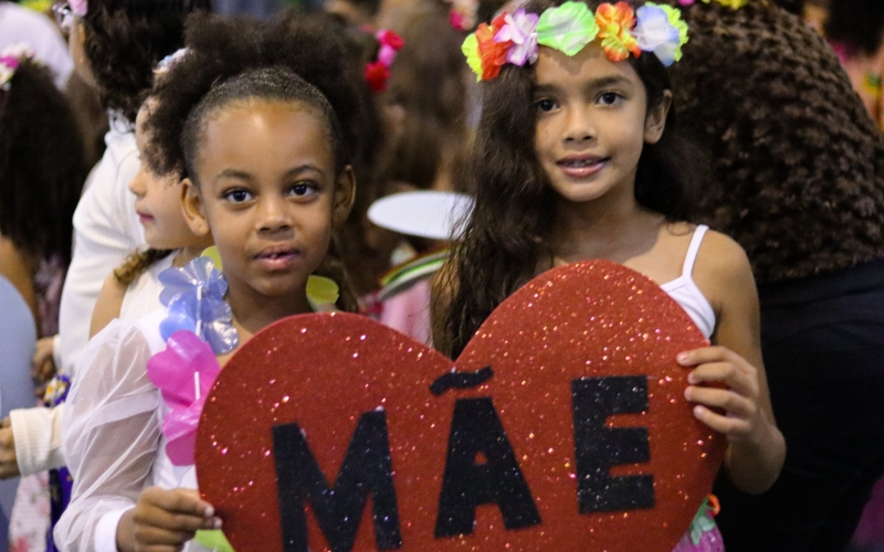 HOMENAGEM PARA AS FAMÍLIAS - ÊNFASE MÃES 