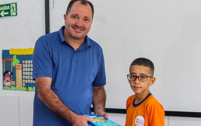 VOLTA ÀS AULAS E ENTREGA DOS KITS ESCOLARES NA REDE MUNICIPAL DE ENSINO DE BANDEIRA DO SUL 
