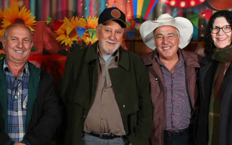 Uma noite linda, cheia de sorrisos e tradição!